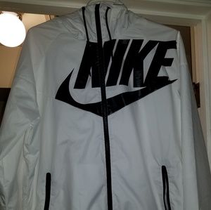 💥💥FRESH Nike Windbreaker Jacket💥💥EUC!!!